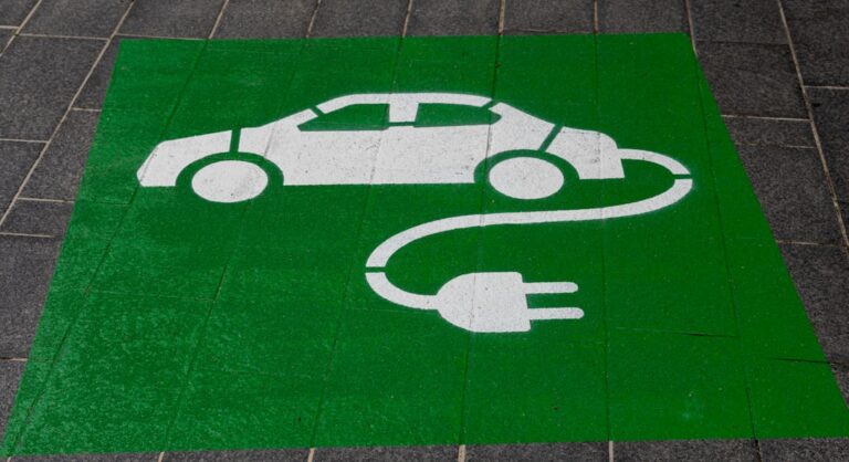 The Future of Electric Vehicles: Driving Toward a Sustainable Tomorrow